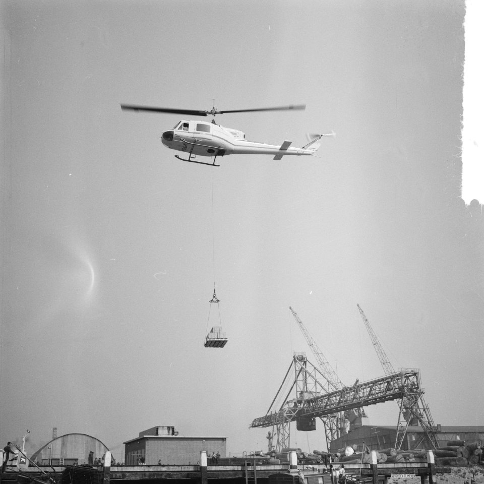 Helicopter boven Maashaven, Bestanddeelnr 912-6083