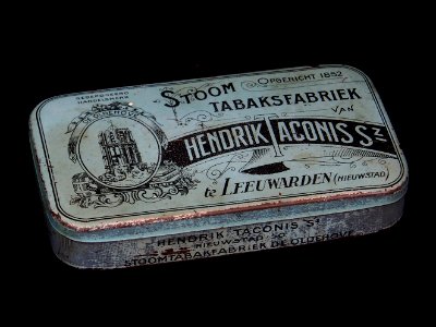 Hendrik Taconis Sz te Leeuwarden stoom tabasfabriek De Oldehove blikje, foto2