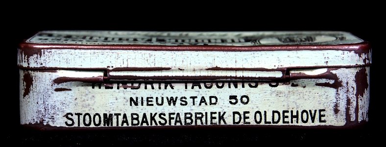 Hendrik Taconis Sz tabaksfabriek De Oldehove blikje, foto4
