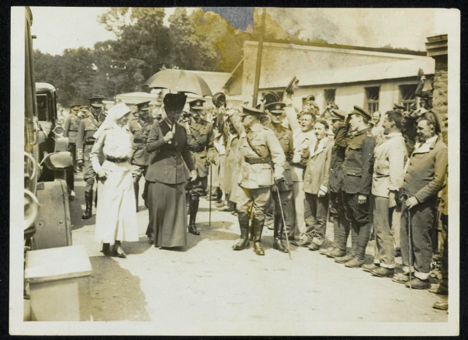 Her Majesty the Queen at a Canadian hospital, Bestanddeelnr 158-0807