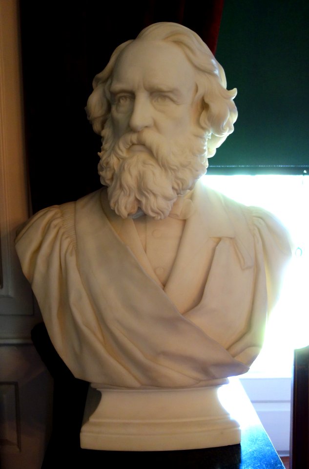 Henry Wadsworth Longfellow by Thomas Brock, 1885 - Longfellow National Historic Site - DSC04792