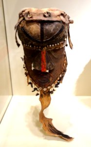 Helmet mask of Bwoom type, Kuba peoples, Democratic Republic of the Congo, early to mid 20th century, wood, fur, leather, cowrie shells, beads, seeds, cord, metal - Cincinnati Art Museum - DSC04278
