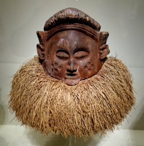 Helmet mask, Democratic Republic of the Congo, Holo or Suku peoples, early to mid 20th century, wood, raffia - Cincinnati Art Museum - DSC04282