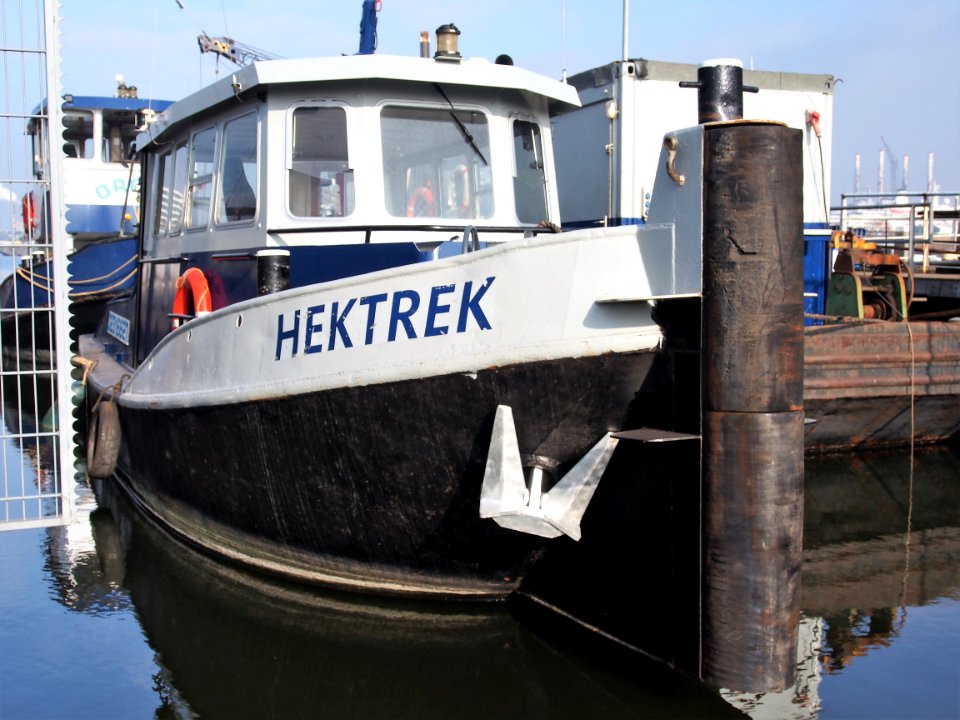 Hektrek ENI 02316627 Nieuwe Houthaven, Port of Amsterdam pic1