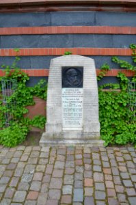 Heppenheim, Heilig-Geist-Kirche, Grab