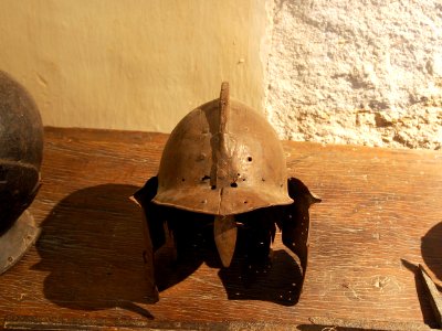 Helmet at the donjon of the Château de Bazoges-en-Pareds, pic6