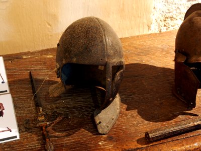 Helmet at the donjon of the Château de Bazoges-en-Pareds, pic7