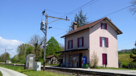 Henniez railway station