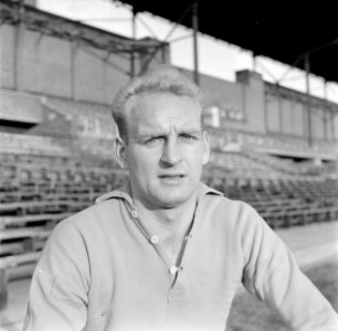 Henk Schijvenaar (Edo) in het Olympisch Stadion in Amsterdam, enige dagen na de , Bestanddeelnr 191-1089