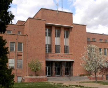 Hennessy Hall (Dodge City KS) S entrance 1