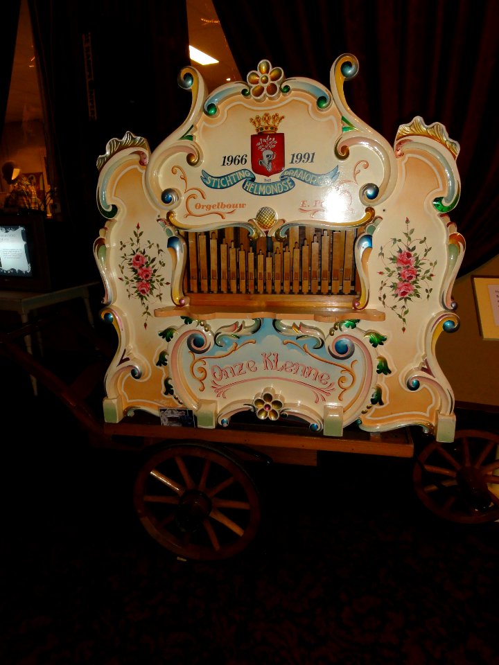 Helmond (NL) Gaviolizaal, Handdraaiorgel Onze Klenne (01)