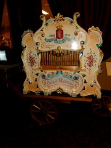 Helmond (NL) Gaviolizaal, Handdraaiorgel Onze Klenne (01)