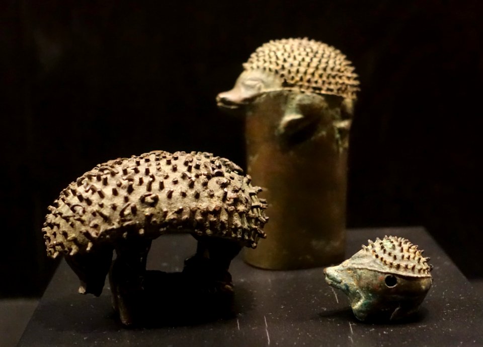 Hedgehog finials, Xiongnu, 400 BC to 100 AD, bronze - Östasiatiska museet, Stockholm - DSC09559
