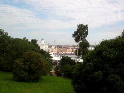 Helsinki waterfront from Tähtitornimäki