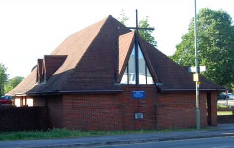 Hedge End United Reformed Church, St John's Road, Hedge End (May 2019) (1)