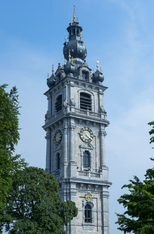 Clock monument architecture