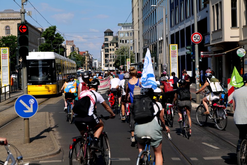 Healthcare protest Invalidenpark to SenGPG Berlin 2020-06-17 04