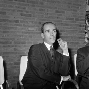 Henk van Ulsen tijdens persconferentie in Hilton Amsterdam (krijgt Edison). Hier, Bestanddeelnr 920-7599