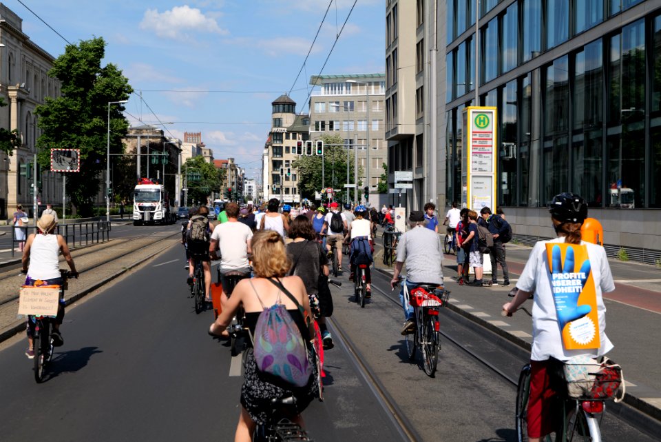 Healthcare protest Invalidenpark to SenGPG Berlin 2020-06-17 07