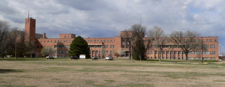 Hennessy Hall (Dodge City KS) from S 1