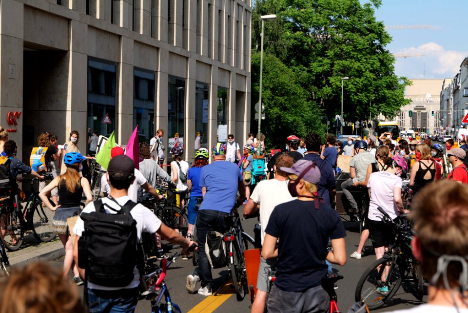 Healthcare protest Invalidenpark to SenGPG Berlin 2020-06-17 31