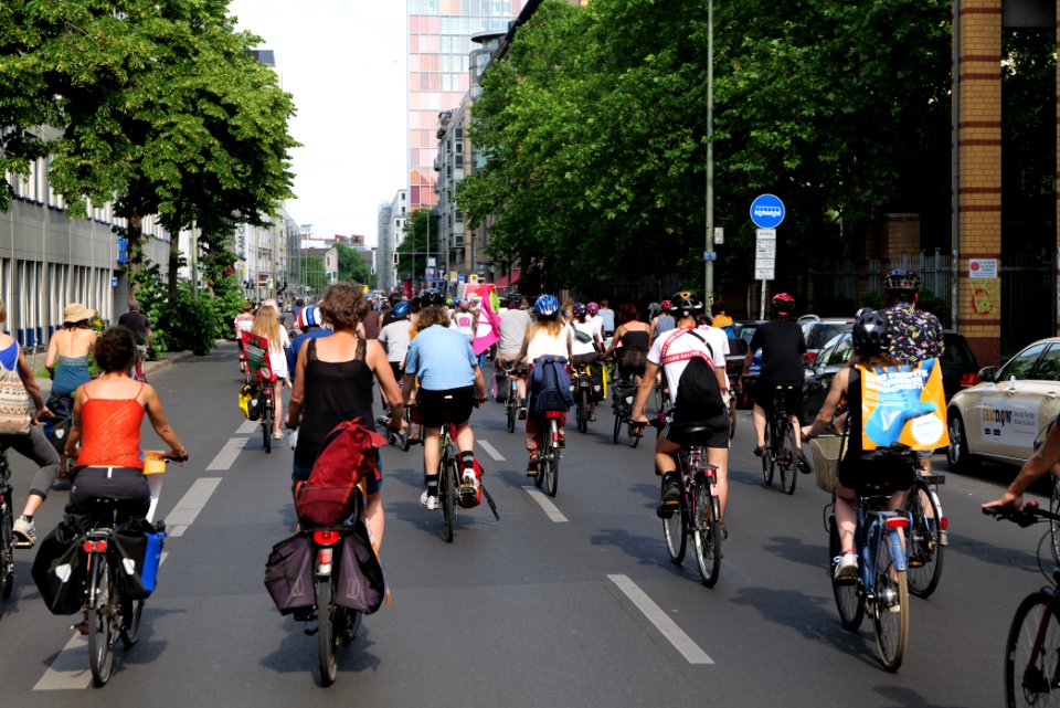 Healthcare protest Invalidenpark to SenGPG Berlin 2020-06-17 59