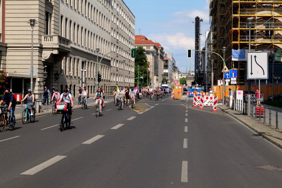 Healthcare protest Invalidenpark to SenGPG Berlin 2020-06-17 49