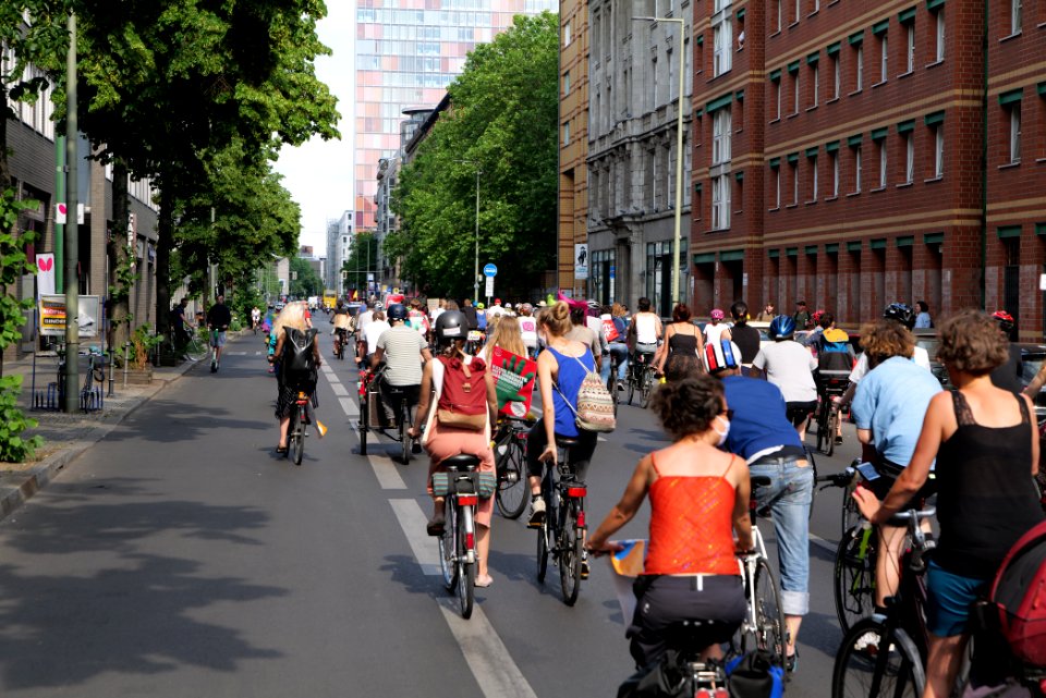 Healthcare protest Invalidenpark to SenGPG Berlin 2020-06-17 56