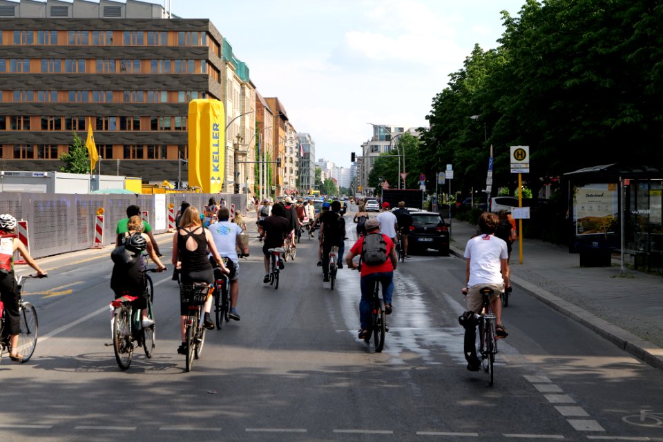 Healthcare protest Invalidenpark to SenGPG Berlin 2020-06-17 50