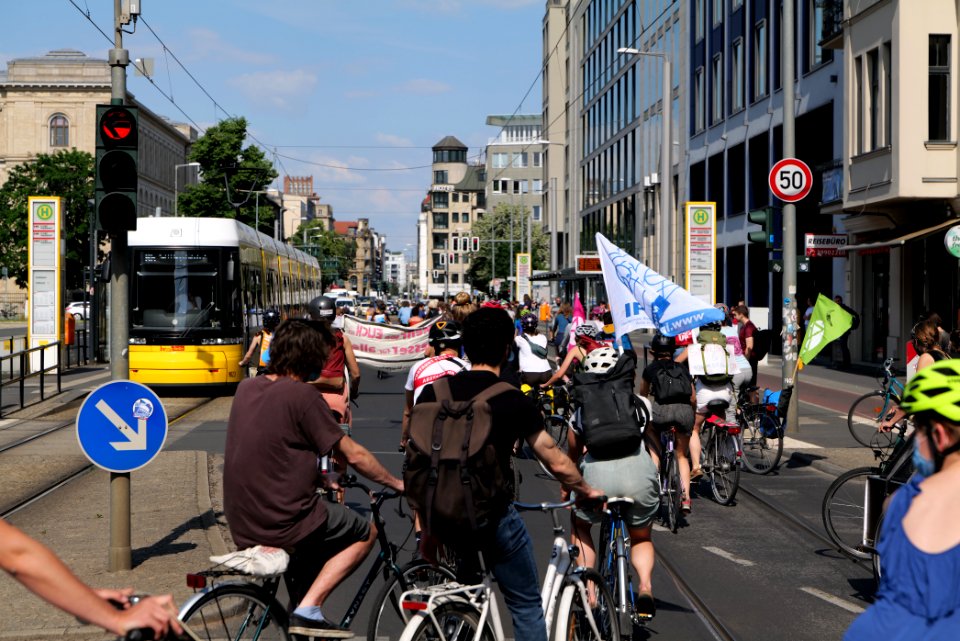 Healthcare protest Invalidenpark to SenGPG Berlin 2020-06-17 05
