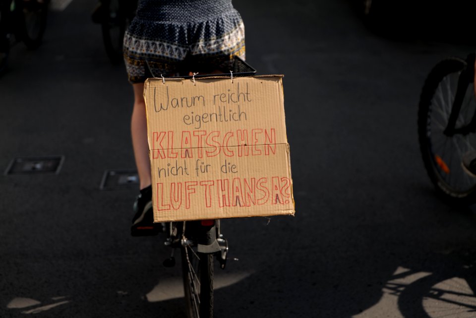 Healthcare protest Invalidenpark to SenGPG Berlin 2020-06-17 15