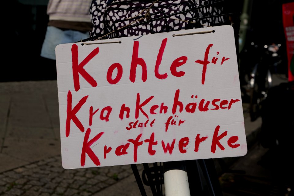 Healthcare protest Invalidenpark to SenGPG Berlin 2020-06-17 20