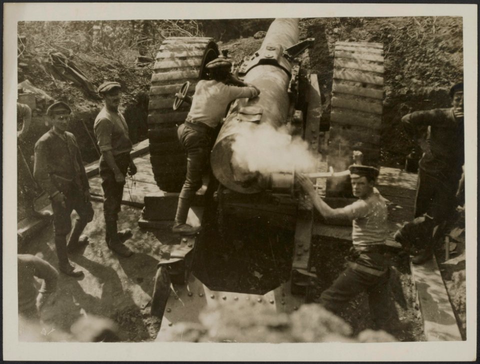 Heavy gun in action, Bestanddeelnr 158-2511