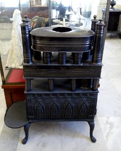Heating stove, unidentified - Bennington Museum - Bennington, VT - DSC08585