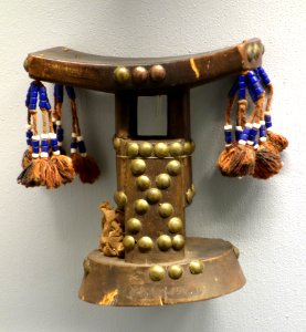 Headrest - Luba - Royal Museum for Central Africa - DSC06112