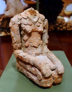 Headless figure, Jenne-jeno, Mali, 900-1400 AD, terracotta - National Museum of Natural History, United States - DSC00413