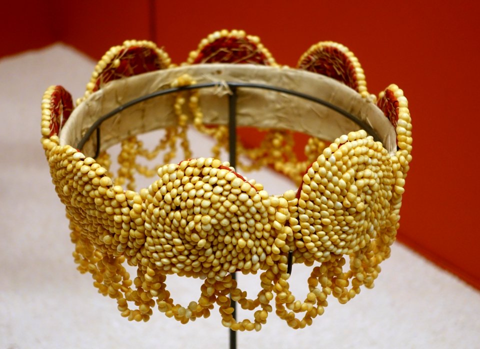 Head ornament with shells, Tahiti, 1895 - Ethnological Museum, Berlin - DSC01286