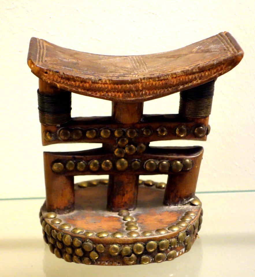 Headrest - Kongo - Royal Museum for Central Africa - DSC05716