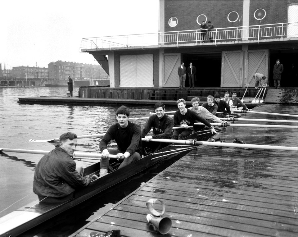 Head of the River aanstaande zondag op de Amstel, de eerste divisie acht van Ner, Bestanddeelnr 917-5891