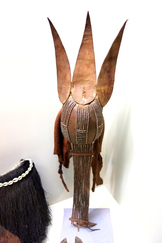 Headgear, leather with iron - Herero, Botswana - Royal Museum for Central Africa - DSC07063