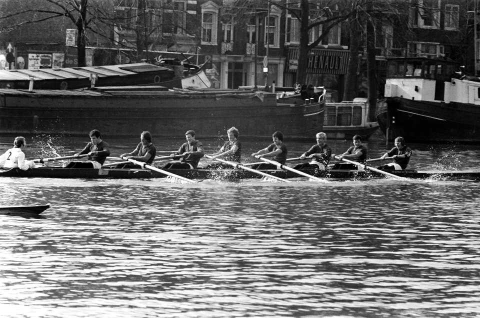 Head of the River op Amstel in Amsterdam winnaar Nereus (6) naast Laga (2), Bestanddeelnr 927-8207