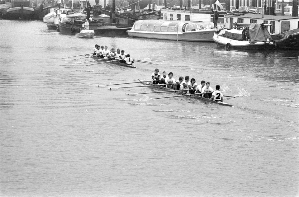 Head of the River op Amstel Aegir (rechts) en Nereus in actie, Bestanddeelnr 925-4844