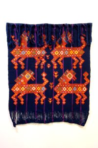 Headcloth, su't, K'iche' Maya, Nahuala, late 20th century, cotton, synthetic - Textile Museum of Canada - DSC01391