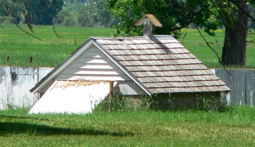 Headquarters Ranch (Wheeler Co) spring house from SE 1