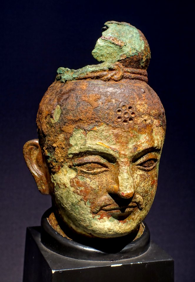 Head of Buddha, Khotan, China, 3rd-4th century AD, gilt bronze - Tokyo National Museum - Tokyo, Japan - DSC08602