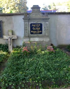 Heddernheim, Friedhof, Grab C 19-20 Hesse-Reith