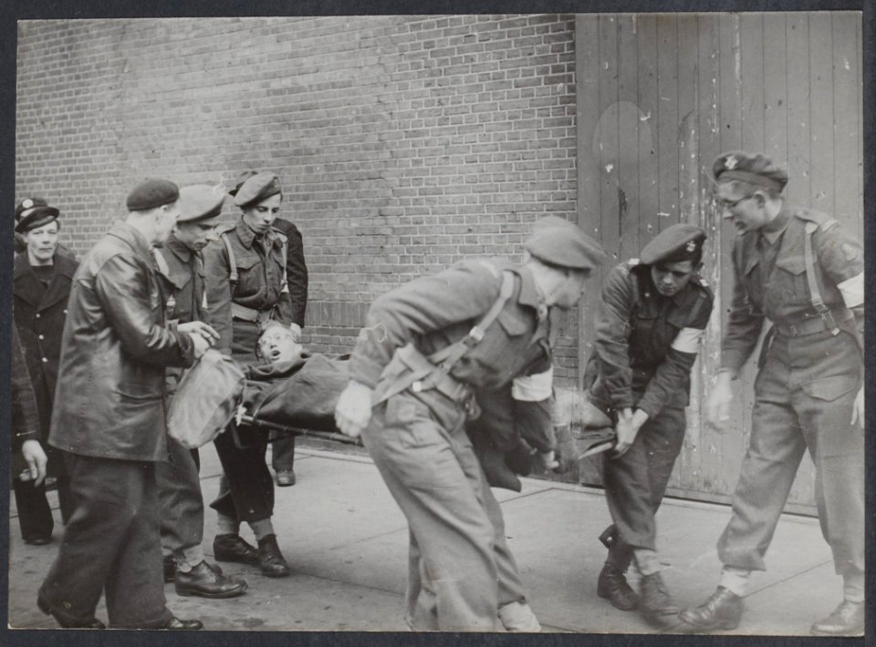 Hedenmorgen vond de ontscheping plaats van de gewonde militairen, welke gisteren, Bestanddeelnr 344023 015