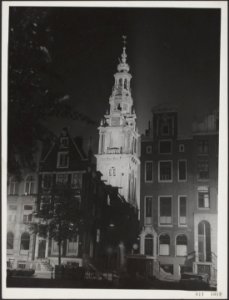 Hedenavond heeft in Amsterdam de feestverlichting gebrand, zodat men nu reeds en, Bestanddeelnr 014-1089