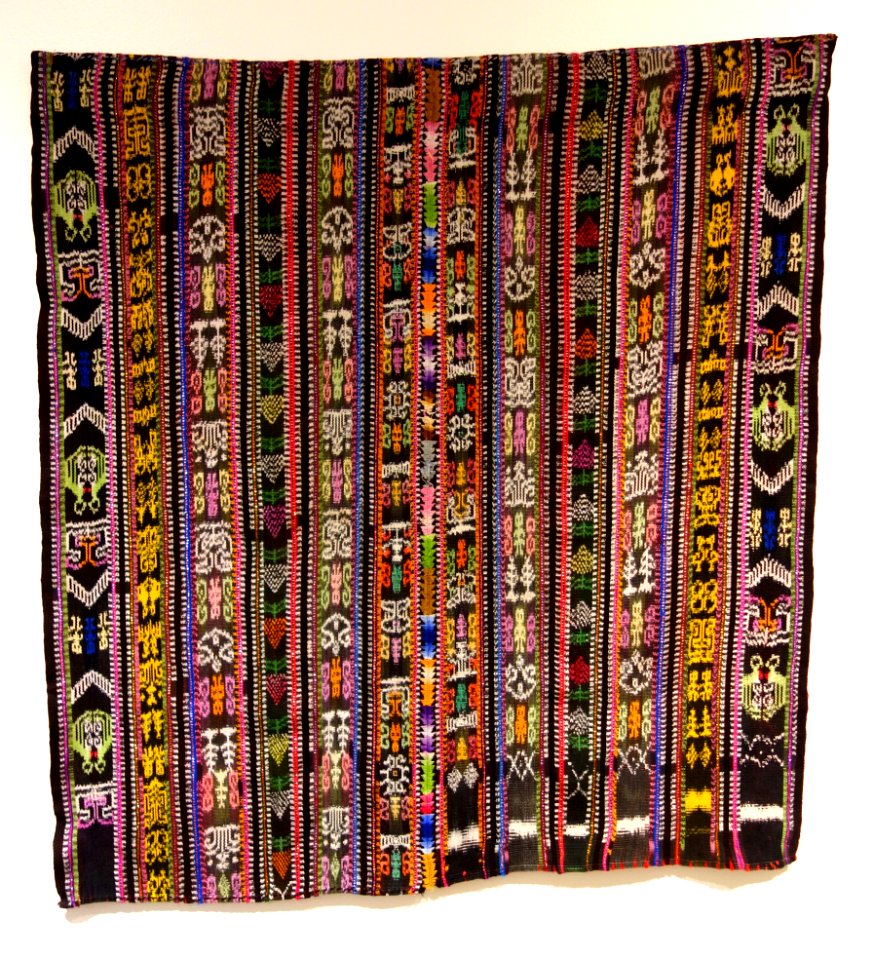 Headcloth, su't, Maya, Lake Atitlan area, late 20th century, cotton and synthetic - Textile Museum of Canada - DSC01419