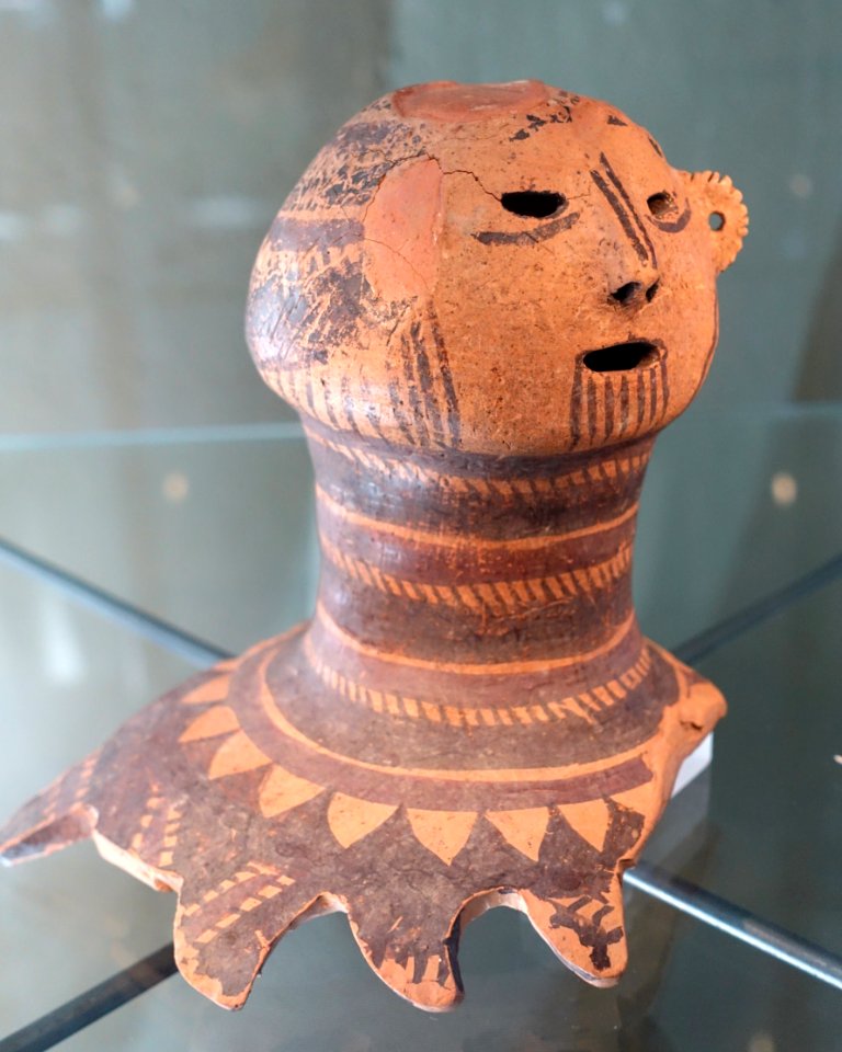 Head, Banshan phase, Yangshao culture, neolithic China, c. 2600-2300 BC, ceramic - Östasiatiska museet, Stockholm - DSC09654